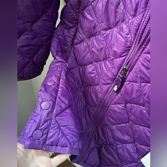 New THE NORTH FACE Youth Big Girls ThermoBall Parka in Gravity Purple Size 14/16 - Picture 7 of 12
